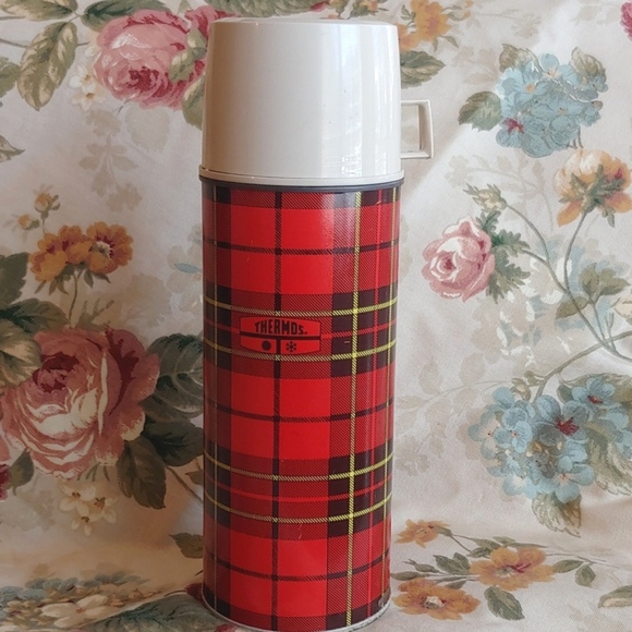 Vintage 1973 Thermos in Classic Red Tartan Plaid Coffe Container 1.5 pint - Picture 1 of 15